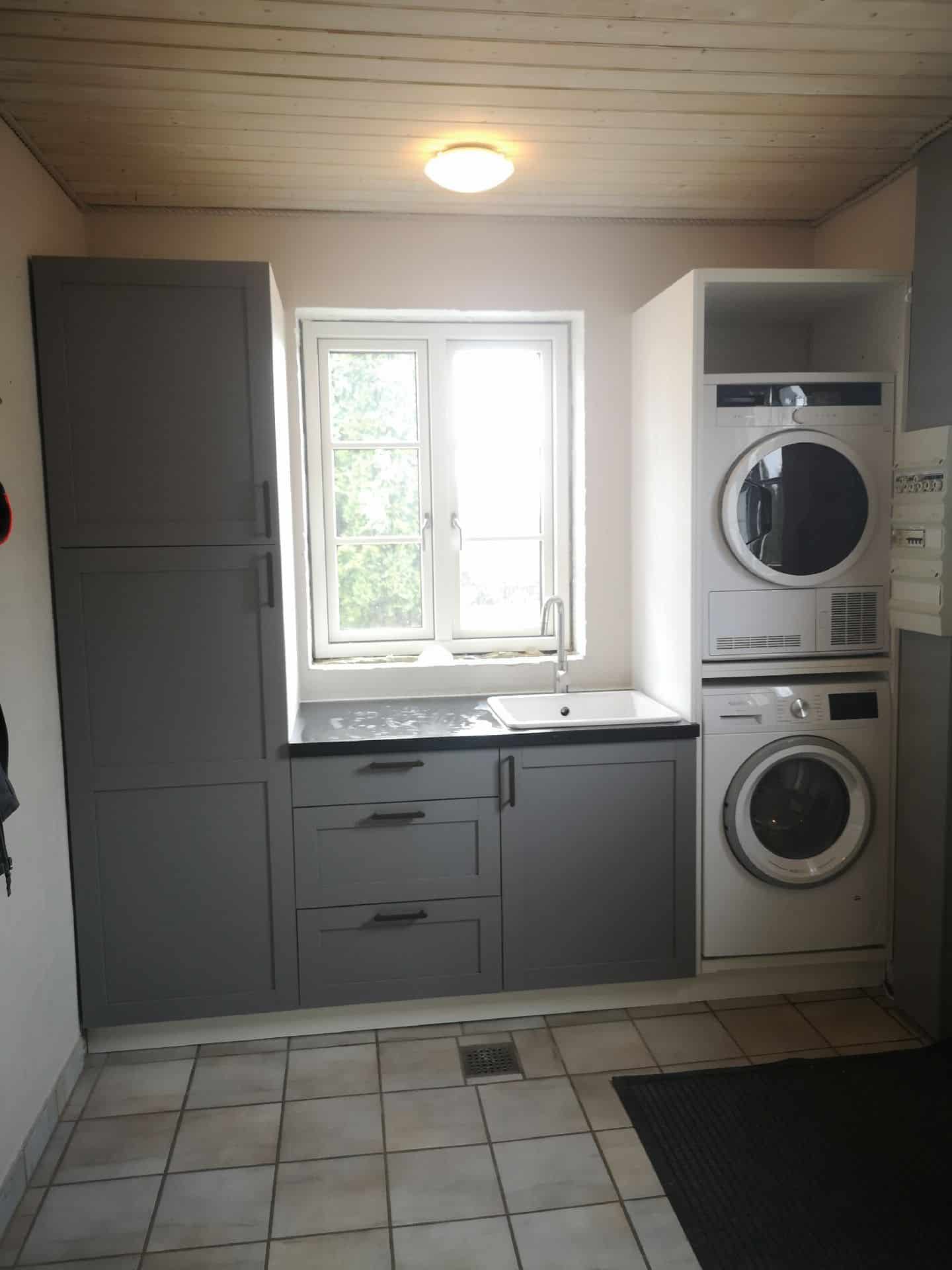 Levering og montering af nyt Bryggers.